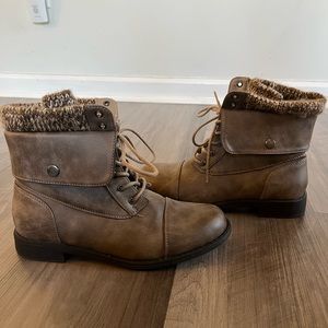 Size 7 combat boots